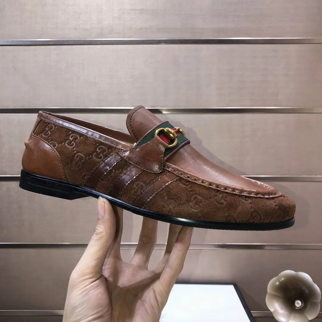 Men's shoes 💰600💰 Brand: GUCCI (Gucci) Standard size: Men's size 38/44 (45 can be customized) Grade: Same as the official website Original quality Material: Original cowhide Water-dyed cowhide lining Original rubber outsole Style category: Men's fashionable casual leather shoes Distinguished big-name luxury elements Top luxury Color: Actual picture